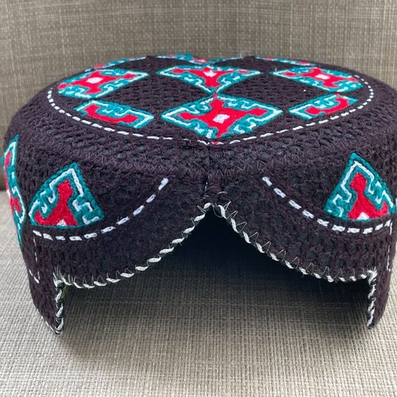Men Hat Sindhi Round Cap Hat Front Cut Traditional Cultrual Embroidery Hat - Picture 1 of 10